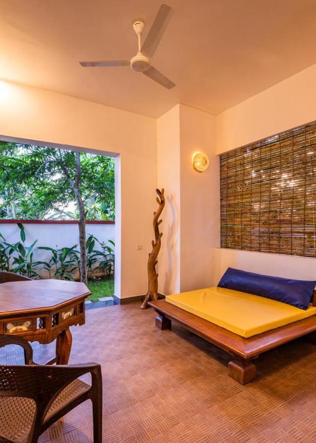 Over The Hill Poovar Экстерьер фото