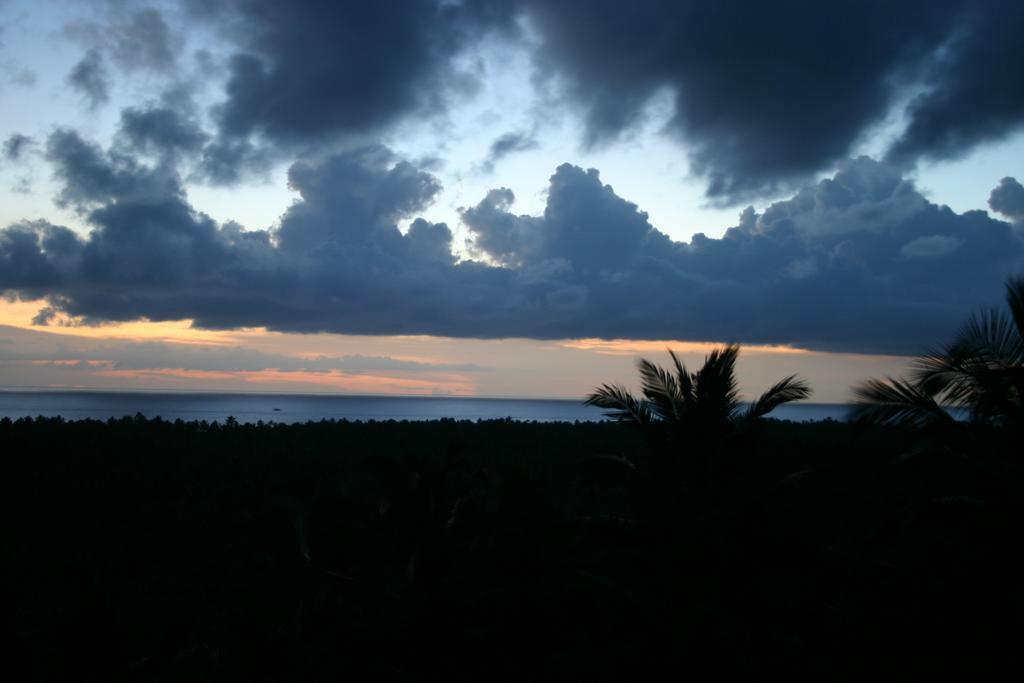 Over The Hill Poovar Экстерьер фото
