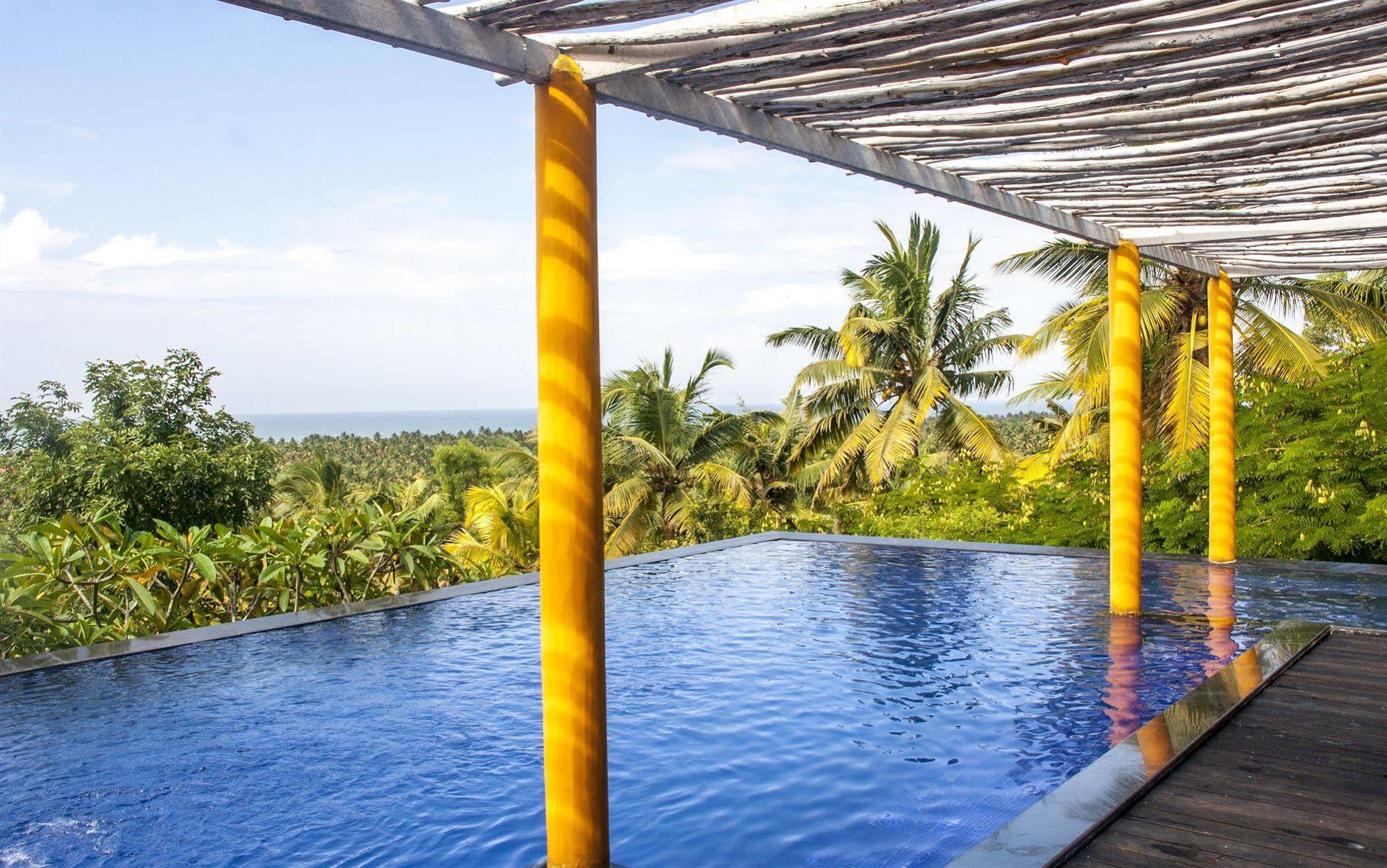 Over The Hill Poovar Экстерьер фото