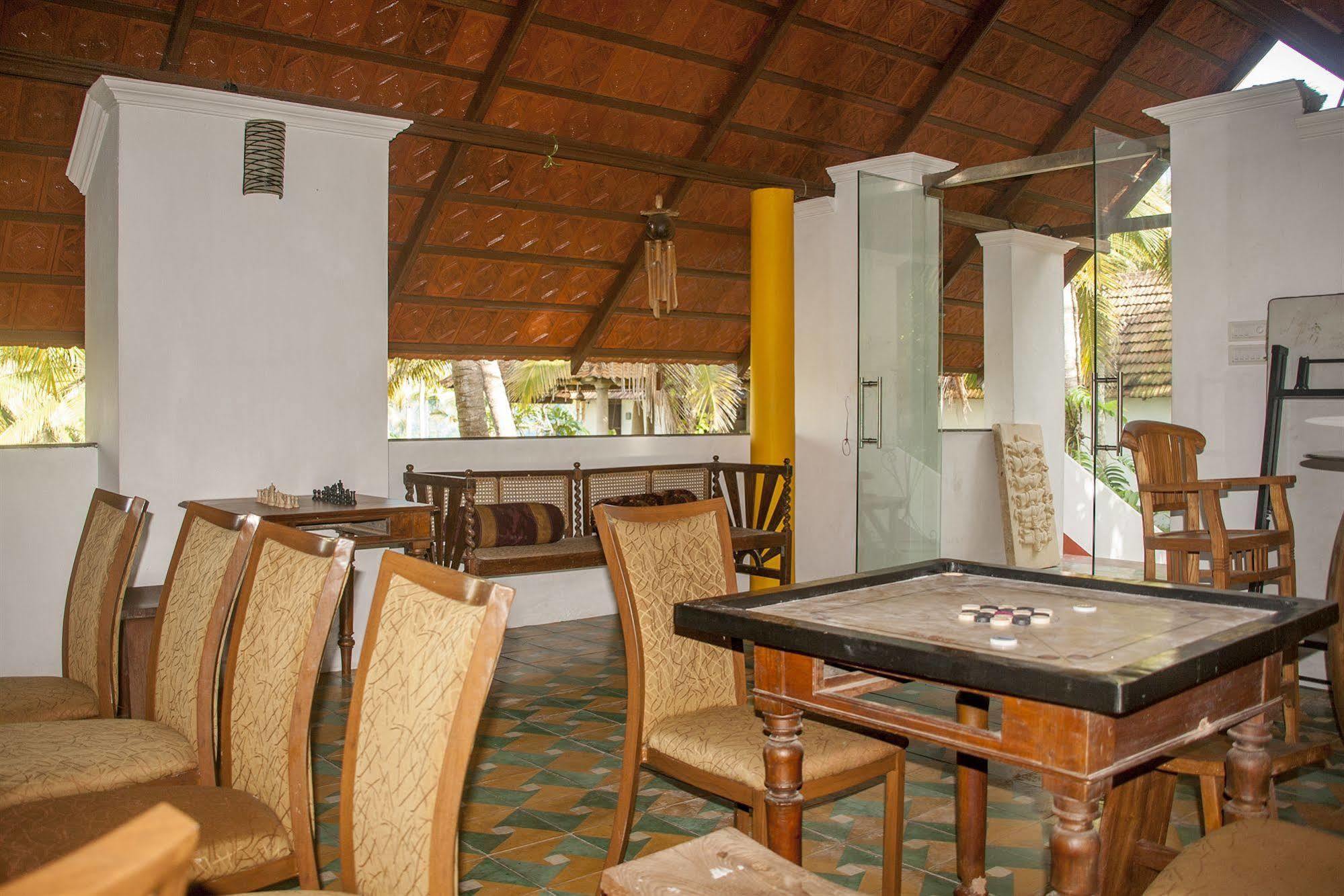 Over The Hill Poovar Экстерьер фото