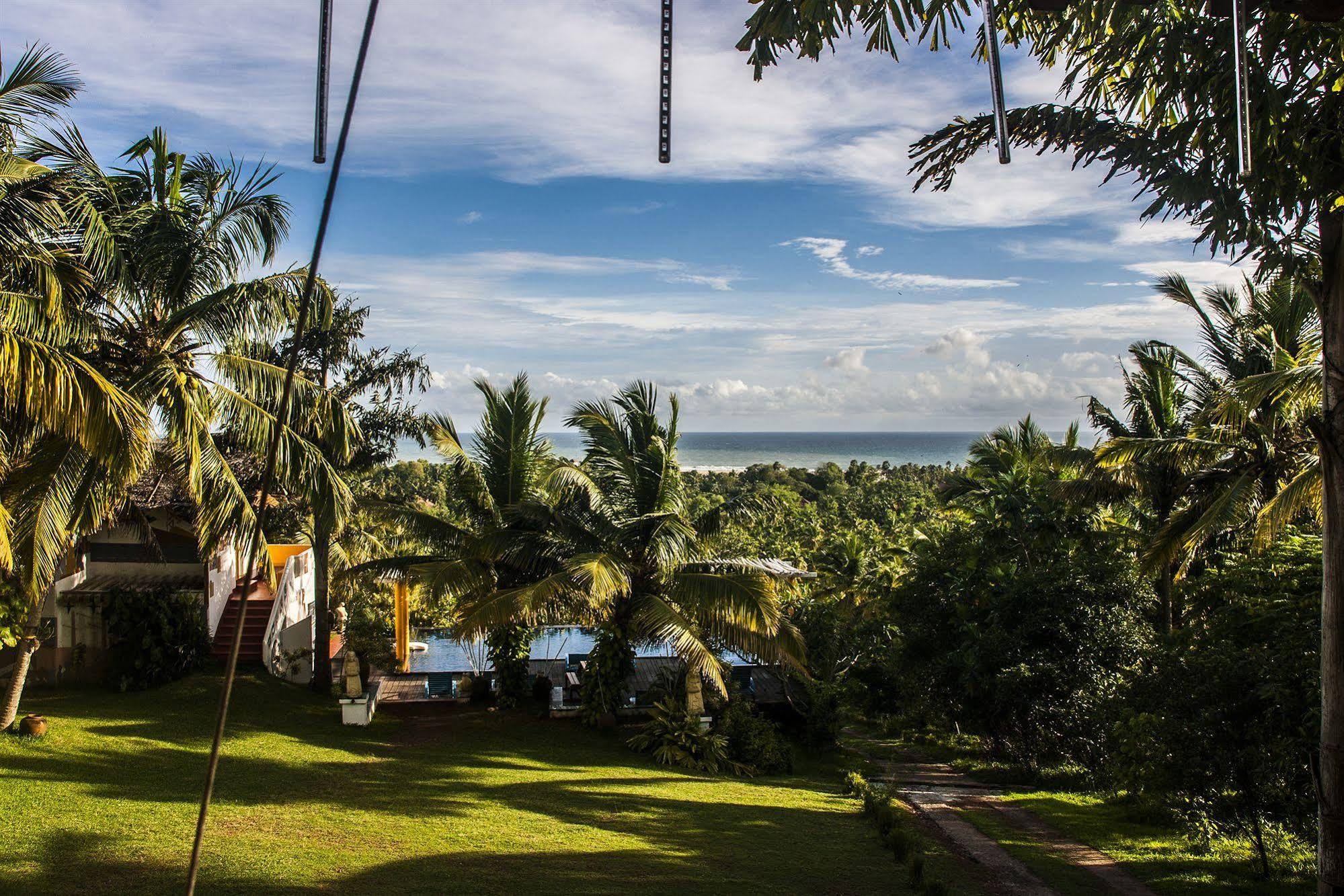 Over The Hill Poovar Экстерьер фото