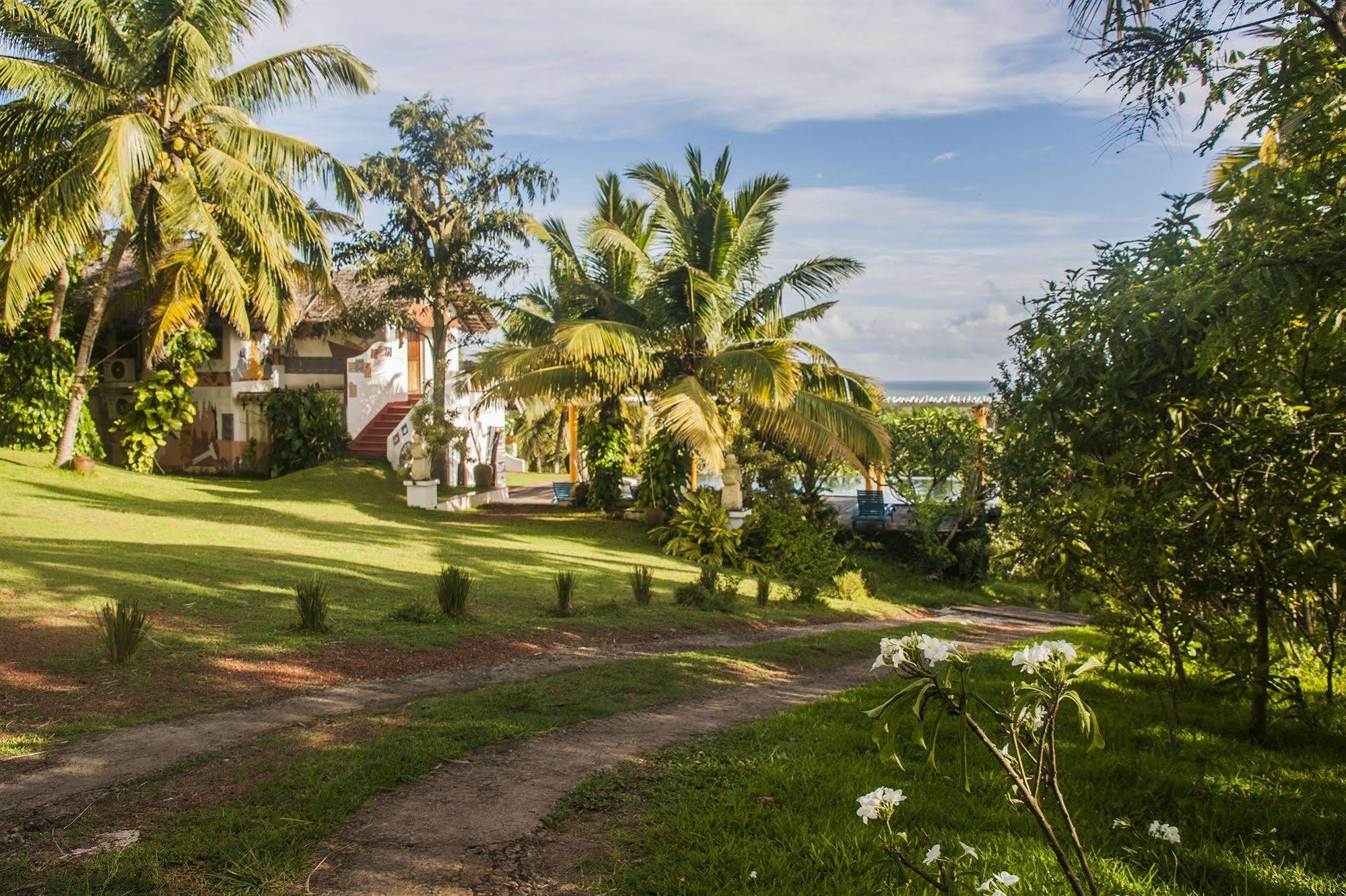 Over The Hill Poovar Экстерьер фото